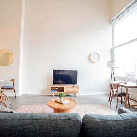 3Br Cozysuites The Block Direct Skybridge Access#1
